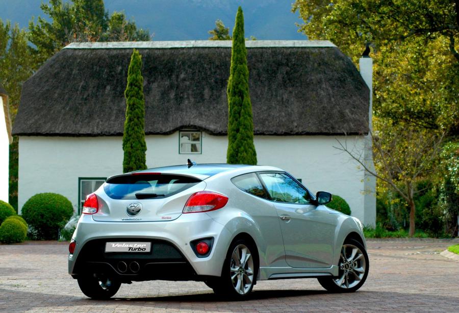  Hyundai Veloster Turbo 2015 года  (ZA) (фото 2 из 8)